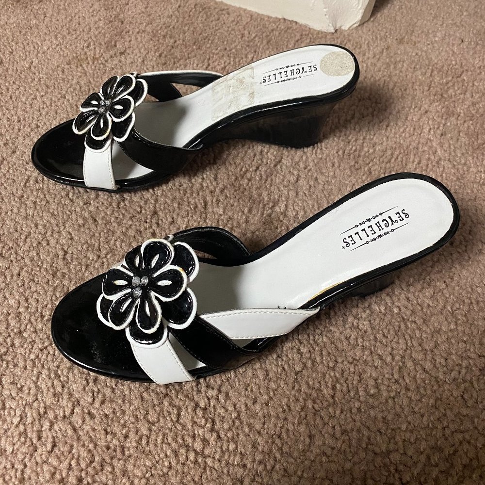 Size 8 Black and White Heels